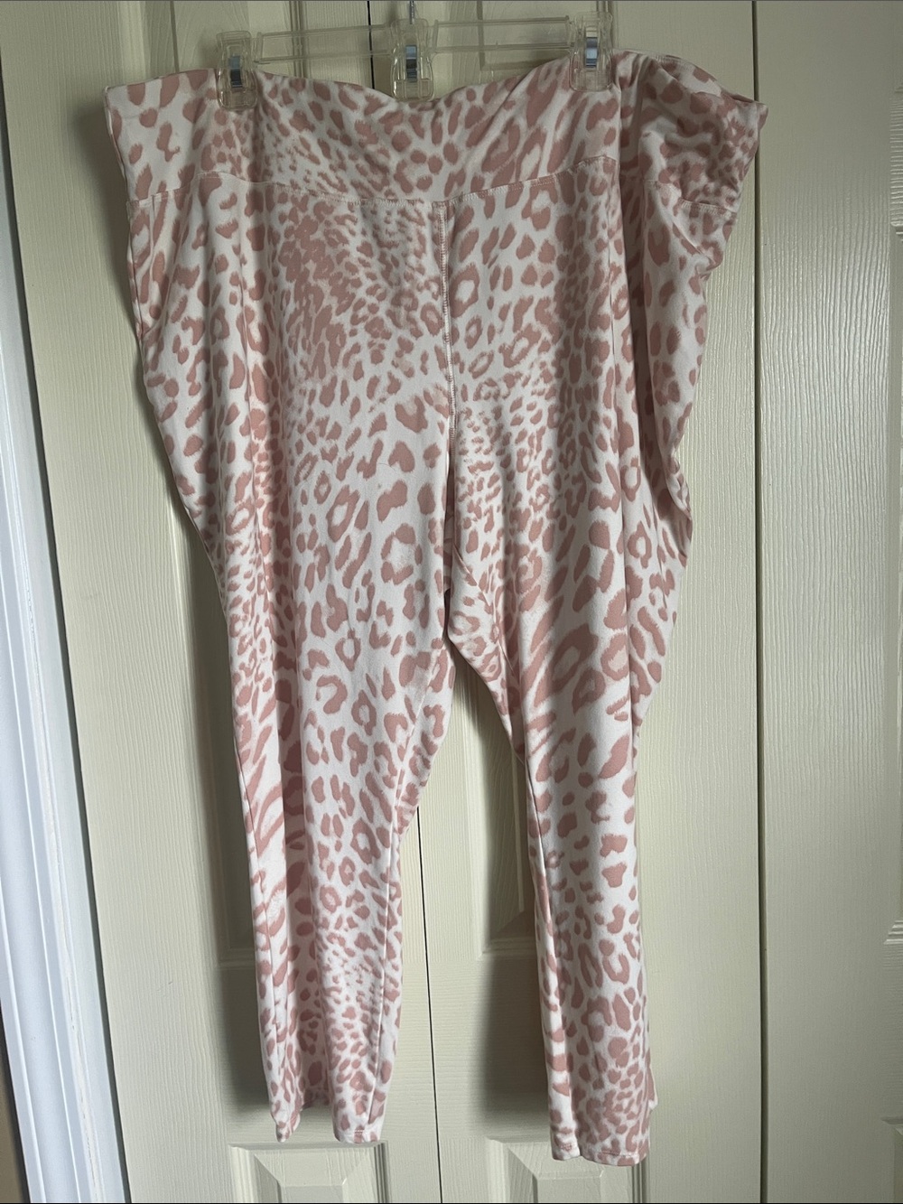 new directions Blush Pink & White Leopard Print Leggings
